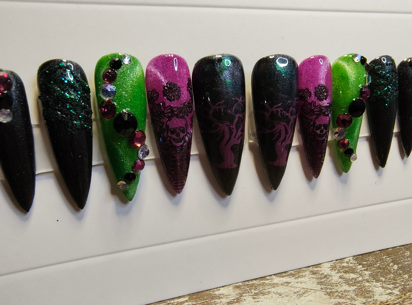 Skulls and spiders