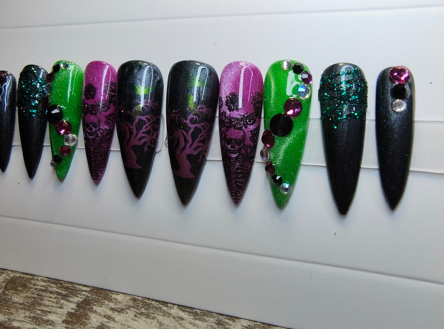 Skulls and spiders